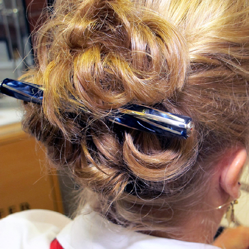 Visconti Divina Imperial Blue fountain pen.