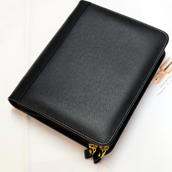 Black leather Pelikan pen case, TGX20.